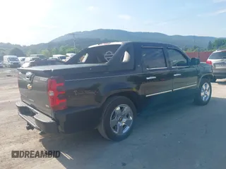 2007 Chevrolet Avalanche LTZ with VIN 3GNFK12367G164433, listed as a IAAI auction lot 42747301 with 163,980 mi miles and . Bid and sale history available at DreamBid. Image 4.