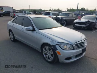 2011 Mercedes-Benz C 300 Sport z VIN WDDGF8BB4BR162261, wystawiony jako IAAI lot #42453021 z przebiegiem 168 400 mil mil oraz . Historia ofert i sprzedaży dostępna na DreamBid. Obrazek 1.