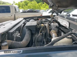 2017 Chevrolet Silverado 2500HD LTZ z VIN 1GC1KWEY0HF129767, wystawiony jako IAAI lot #42520339 z przebiegiem 179 498 mil mil oraz . Historia ofert i sprzedaży dostępna na DreamBid. Obrazek 19.