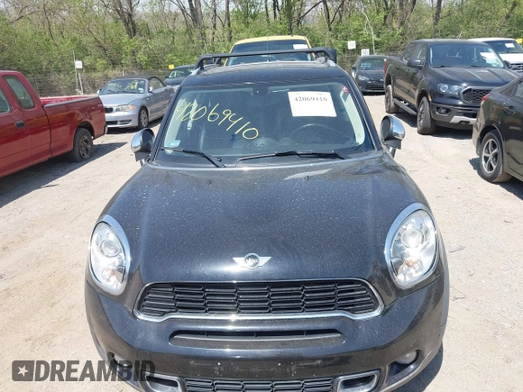2011 MINI Countryman S with VIN WMWZC5C50BWL53922, listed as a IAAI auction lot 42069410 with 66,797 mi miles and . Bid and sale history available at DreamBid. Image 6.