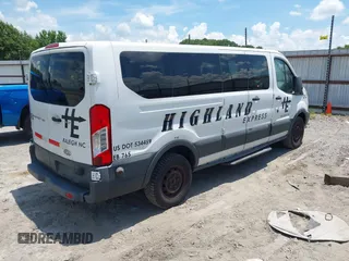 2015 Ford Transit XL z VIN 1FBZX2ZM3FKA54172, wystawiony jako IAAI lot #42601588 z przebiegiem 619 881 mil mil oraz . Historia ofert i sprzedaży dostępna na DreamBid. Obrazek 4.