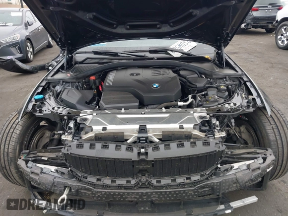 2022 BMW 3 Series 330i z VIN 3MW5R1J01N8C33802, wystawiony jako IAAI lot #41856666 z przebiegiem 41 095 mil mil oraz . Historia ofert i sprzedaży dostępna na DreamBid. Obrazek 10.