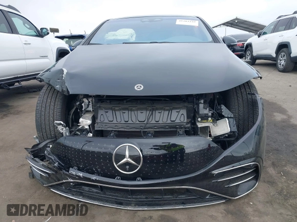 2024 Mercedes-Benz EQS 450 z VIN W1KCG2EB5RA046256, wystawiony jako IAAI lot #41203235 z przebiegiem 5 332 mil mil oraz . Historia ofert i sprzedaży dostępna na DreamBid. Obrazek 13.