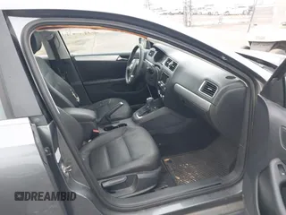 2011 Volkswagen Jetta SEL с VIN 3VWLZ7AJ9BM379578, выставлен на аукционе IAAI как лот 41720298 с пробегом 182 622 миль миль и . История ставок и продаж доступна на DreamBid. Изображение 5.