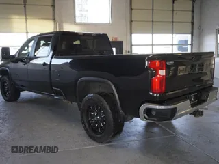 2020 Chevrolet Silverado 3500HD LT with VIN 1GC4YTEY5LF202439, listed as a Copart auction lot 81088064 with 89,695 mi miles and Salvage Title. Bid and sale history available at carsss.com. Image 4.