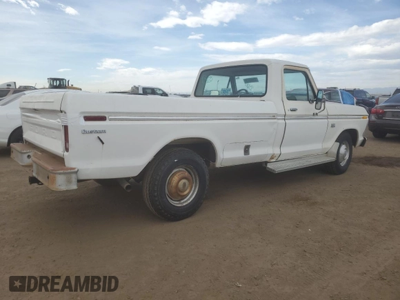 1975 Ford F-250 z VIN F25MRX29466, wystawiony jako Copart lot #50986975 z przebiegiem 92 878 mil mil oraz Nie do naprawy • Non repairable. Historia ofert i sprzedaży dostępna na DreamBid. Obrazek 3.