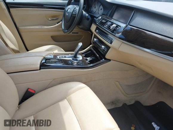 2014 BMW 5 Series 528i xDrive z VIN WBA5A7C55ED619855, wystawiony jako IAAI lot #42398223 z przebiegiem Nie podano mil oraz . Historia ofert i sprzedaży dostępna na DreamBid. Obrazek 5.