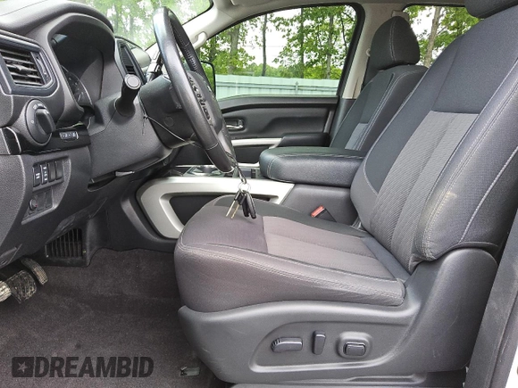 2022 Nissan Titan SV with VIN 1N6AA1ED8NN102141, listed as a Copart auction lot 56734745 with 44,379 mi miles and Clean title. Bid and sale history available at DreamBid. Image 7.