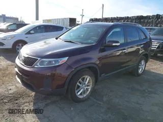 2015 Kia Sorento LX with VIN 5XYKTDA70FG580629, listed as a IAAI auction lot 41623587 with 105,266 mi miles. Bid and sale history available at carsss.com. Image 17.