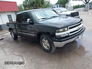2001 Chevrolet Silverado 1500 LS with VIN 2GCEC19T611125168, listed as a IAAI auction lot 41960525 with 220,410 mi miles. Bid and sale history available at carsss.com. Image 1.