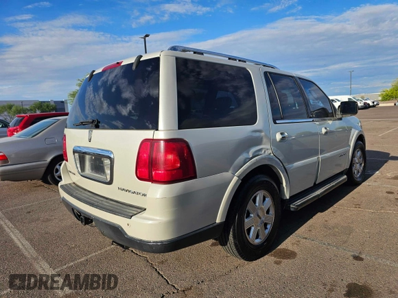2005 Lincoln Navigator Luxury with VIN 5LMFU27505LJ03963, listed as a Copart auction lot 74637264 with 0 mi miles and Clean Title. Bid and sale history available at carsss.com. Image 4.