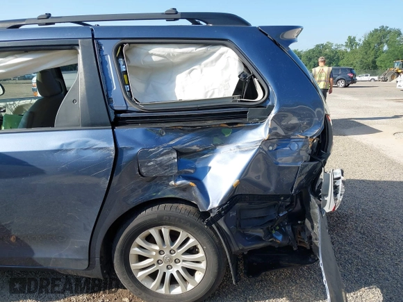 2014 Toyota Sienna XLE with VIN 5TDYK3DCXES524294, listed as a IAAI auction lot 42546467 with 122,257 mi miles and . Bid and sale history available at DreamBid. Image 19.