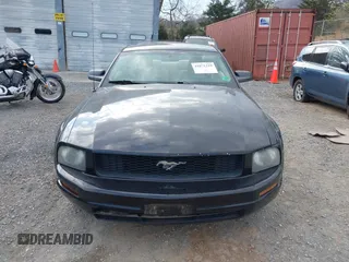 2006 Ford Mustang Standard with VIN 1ZVFT80N165264736, listed as a IAAI auction lot 41871329 with 144,304 mi miles and . Bid and sale history available at carsss.com. Image 12.