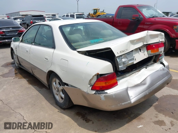 1998 Lexus ES 300 with VIN JT8BF28GXW0106483, listed as a IAAI auction lot 42177092 with Not provided miles and . Bid and sale history available at DreamBid. Image 3.