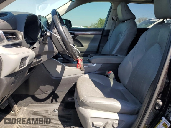 2021 Toyota Highlander Limited z VIN 5TDYZRAH8MS050939, wystawiony jako Copart lot #48616025 z przebiegiem 111 687 mil mil oraz Szkoda całkowita • Salvage title. Historia ofert i sprzedaży dostępna na DreamBid. Obrazek 7.