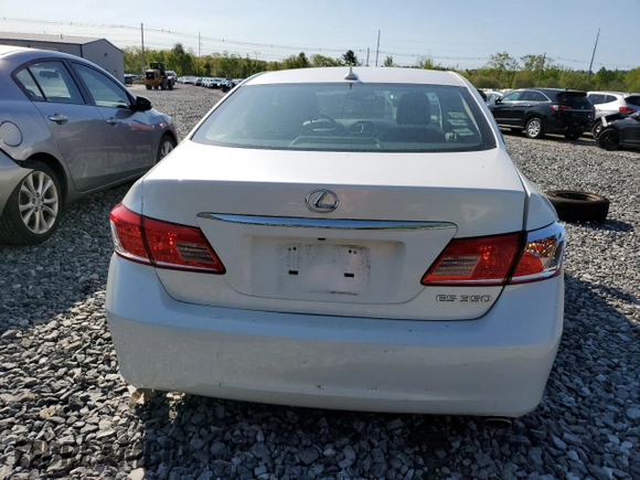 2012 Lexus ES 330 z VIN JTHBK1EG6C2479319, wystawiony jako Copart lot #56238455 z przebiegiem 112 149 mil mil oraz Czysty tytuł • Clean title. Historia ofert i sprzedaży dostępna na DreamBid. Obrazek 6.