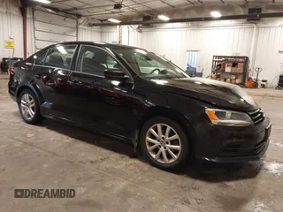 2015 Volkswagen Jetta S z VIN 3VW2K7AJ4FM243087, wystawiony jako IAAI lot #42525961 z przebiegiem 118 224 mil mil oraz . Historia ofert i sprzedaży dostępna na DreamBid. Obrazek 1.