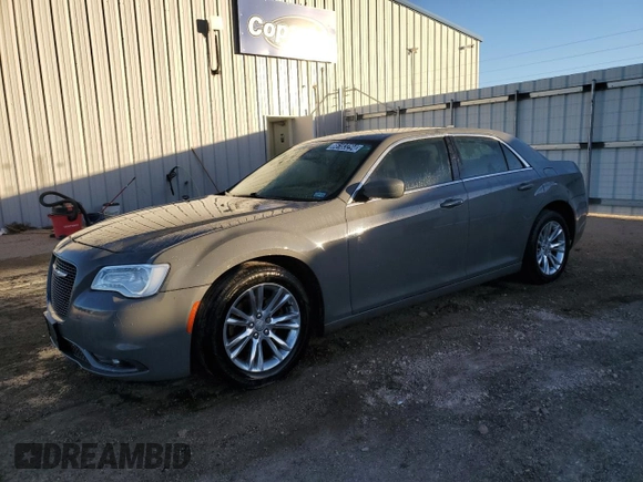 2018 Chrysler 300 Touring L with VIN 2C3CCAAG6JH137452, listed as a Copart auction lot 86183294 with 125,611 mi miles and Clean Title. Bid and sale history available at carsss.com. Image 1.
