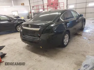2014 Nissan Altima S z VIN 1N4AL3AP4EC145207, wystawiony jako IAAI lot #41969317 z przebiegiem 142 491 mil mil oraz . Historia ofert i sprzedaży dostępna na DreamBid. Obrazek 4.