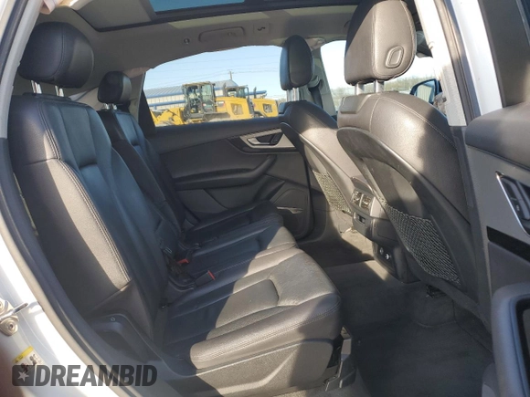 2018 Audi Q7 Premium Plus z VIN WA1LHAF76JD008057, wystawiony jako Copart lot #45675845 z przebiegiem 120 165 mil mil oraz Szkoda całkowita • Salvage title. Historia ofert i sprzedaży dostępna na DreamBid. Obrazek 11.