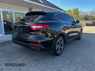 2018 Maserati Levante with VIN ZN661XUA1JX302021, listed as a Copart auction lot 55509055 with 92,444 mi miles and Clean Title. Bid and sale history available at carsss.com. Image 4.