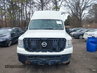 2017 Nissan NV Cargo SV z VIN 1N6BF0LY1HN803470, wystawiony jako IAAI lot #41729980 z przebiegiem 93 919 mil mil oraz . Historia ofert i sprzedaży dostępna na DreamBid. Obrazek 12.