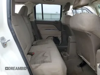 2007 Jeep Patriot Sport with VIN 1J8FT28W77D359282, listed as a Copart auction lot 44372385 with 194,152 mi miles and Salvage Title. Bid and sale history available at DreamBid. Image 12.
