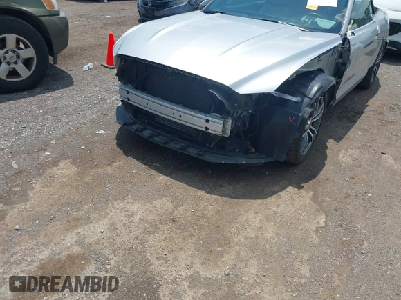 2017 Ford Mustang EcoBoost Premium z VIN 1FATP8UH6H5279739, wystawiony jako IAAI lot #42647755 z przebiegiem 91 724 mil mil oraz . Historia ofert i sprzedaży dostępna na DreamBid. Obrazek 6.