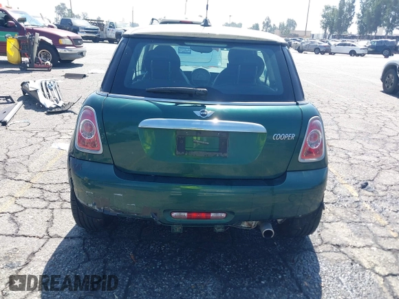 2013 MINI Hardtop with VIN WMWSU3C58DT545046, listed as a IAAI auction lot 42665896 with 60,973 mi miles and . Bid and sale history available at DreamBid. Image 16.