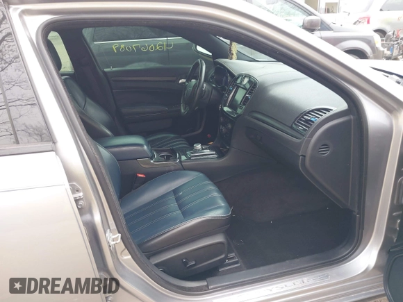 2016 Chrysler 300 S z VIN 2C3CCAGG7GH152395, wystawiony jako IAAI lot #42067089 z przebiegiem 127 300 mil mil oraz . Historia ofert i sprzedaży dostępna na DreamBid. Obrazek 5.