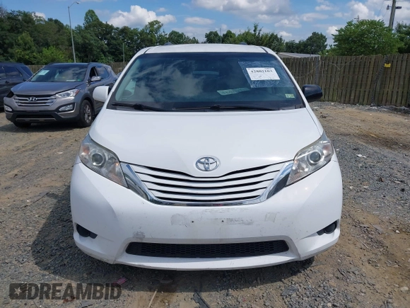 2017 Toyota Sienna LE Auto Access Seat z VIN 5TDKZ3DC5HS826355, wystawiony jako IAAI lot #42802103 z przebiegiem 310 281 mil mil oraz . Historia ofert i sprzedaży dostępna na DreamBid. Obrazek 12.