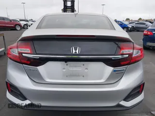 2018 Honda Clarity Touring with VIN JHMZC5F32JC014588, listed as a IAAI auction lot 42066633 with 89,316 mi miles. Bid and sale history available at carsss.com. Image 17.