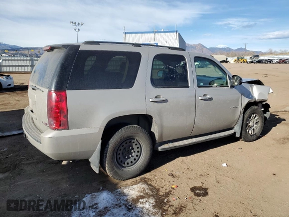 2007 GMC Yukon SLE with VIN 1GKFK130X7J145609, listed as a Copart auction lot 85299064 with 266,337 mi miles and Salvage Title. Bid and sale history available at carsss.com. Image 3.
