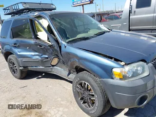 2006 Ford Escape XLT z VIN 1FMCU93126KB09191, wystawiony jako IAAI lot #41700899 z przebiegiem 123 345 mil mil oraz . Historia ofert i sprzedaży dostępna na DreamBid. Obrazek 13.