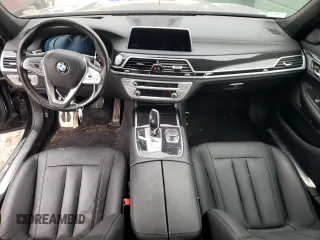 2019 BMW 7 Series 740i xDrive with VIN WBA7E4C52KGV70538, listed as a Copart auction lot 39724903 with 37,137 mi miles. Bid and sale history available at carsss.com. Image 8.
