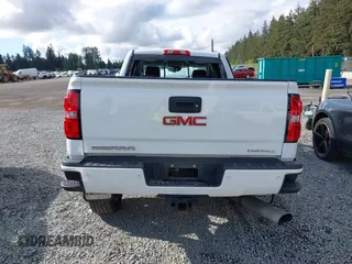 2019 GMC Sierra 2500HD Denali z VIN 1GT12SEY3KF269442, wystawiony jako IAAI lot #42231991 z przebiegiem 75 172 mil mil oraz . Historia ofert i sprzedaży dostępna na DreamBid. Obrazek 17.