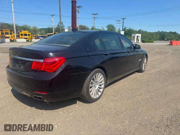 2010 BMW 7 Series 750Li xDrive z VIN WBAKC8C53AC431385, wystawiony jako Copart lot #59804345 z przebiegiem 147 412 mil mil oraz Czysty tytuł • Clean title. Historia ofert i sprzedaży dostępna na DreamBid. Obrazek 4.