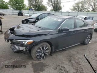 2024 Honda Civic EX-L z VIN 19XFL1H76RE014952, wystawiony jako Copart lot #54240175 z przebiegiem 3 301 mil mil oraz Szkoda całkowita • Salvage title. Historia ofert i sprzedaży dostępna na DreamBid. Obrazek 1.