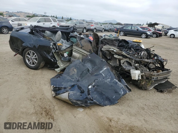 2005 Ford Mustang Deluxe z VIN 1ZVFT84N055184093, wystawiony jako Copart lot #60437785 z przebiegiem Nie podano mil oraz Nie do naprawy • Non repairable. Historia ofert i sprzedaży dostępna na DreamBid. Obrazek 4.