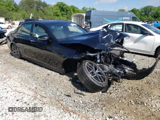 2022 Mercedes-Benz E 350 with VIN W1KZF8DB3NB014900, listed as a Copart auction lot 51530824 with 19,936 mi miles and Salvage title. Bid and sale history available at DreamBid. Image 4.