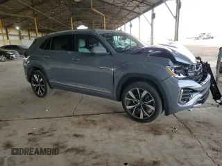 2024 Volkswagen Atlas SEL Premium R-Line with VIN 1V2FE2CA9RC249533, listed as a Copart auction lot 46794585 with 2,131 mi miles and Salvage title. Bid and sale history available at DreamBid. Image 4.