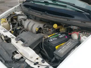 2000 Dodge Caravan SE with VIN 2B4GP44R4YR724699, listed as a IAAI auction lot 42923071 with 70,879 mi miles and . Bid and sale history available at DreamBid. Image 13.