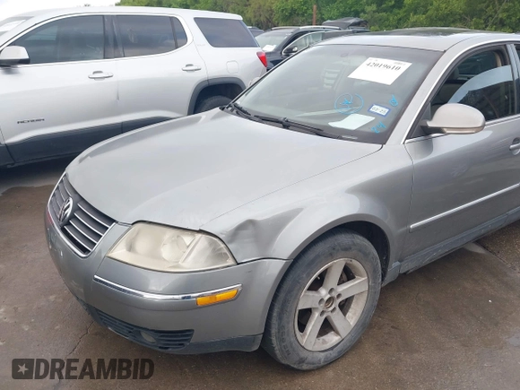 2004 Volkswagen Passat GLX z VIN WVWRH63B44P197011, wystawiony jako IAAI lot #42019610 z przebiegiem 151 540 mil mil oraz . Historia ofert i sprzedaży dostępna na DreamBid. Obrazek 6.