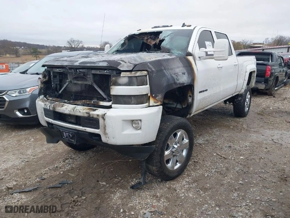 2015 Chevrolet Silverado 2500HD LT with VIN 1GC1KVE85FF131778, listed as a IAAI auction lot 41129450 with 1 mi miles. Bid and sale history available at carsss.com. Image 2.