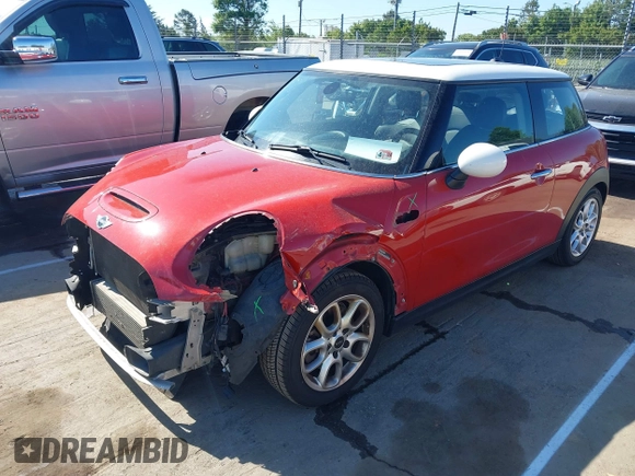 2014 MINI Hardtop S z VIN WMWXM7C52ET969336, wystawiony jako IAAI lot #42112470 z przebiegiem 112 107 mil mil oraz . Historia ofert i sprzedaży dostępna na DreamBid. Obrazek 20.