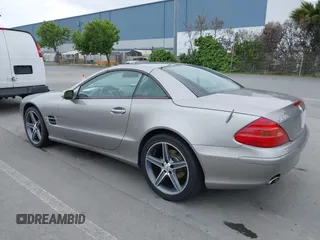 2005 Mercedes-Benz SL 500 z VIN WDBSK75F75F102486, wystawiony jako IAAI lot #42129769 z przebiegiem 61 246 mil mil oraz . Historia ofert i sprzedaży dostępna na DreamBid. Obrazek 3.