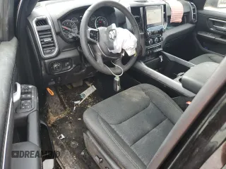 2025 Ram 1500 Big Horn z VIN 1C6RRFFG1SN523805, wystawiony jako Copart lot #57298595 z przebiegiem 3 557 mil mil oraz Szkoda całkowita • Salvage title. Historia ofert i sprzedaży dostępna na DreamBid. Obrazek 8.