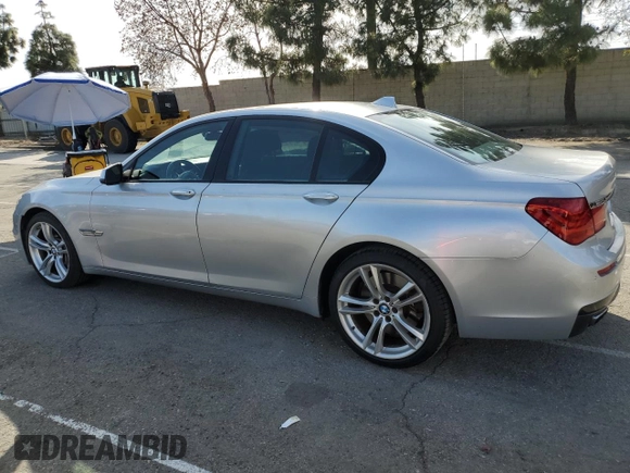 2012 BMW 7 Series 750i z VIN WBAKA8C50CDS99866, wystawiony jako Copart lot #48728465 z przebiegiem 129 547 mil mil oraz Szkoda całkowita • Salvage title. Historia ofert i sprzedaży dostępna na DreamBid. Obrazek 2.