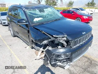 2022 Jeep Grand Cherokee Limited z VIN 1C4RJKBG9N8535377, wystawiony jako IAAI lot #41838532 z przebiegiem Nie podano mil oraz . Historia ofert i sprzedaży dostępna na DreamBid. Obrazek 6.