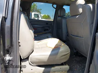 2005 Chevrolet Suburban Z71 with VIN 3GNFK16Z35G126718, listed as a IAAI auction lot 42084280 with 237,875 mi miles. Bid and sale history available at carsss.com. Image 8.